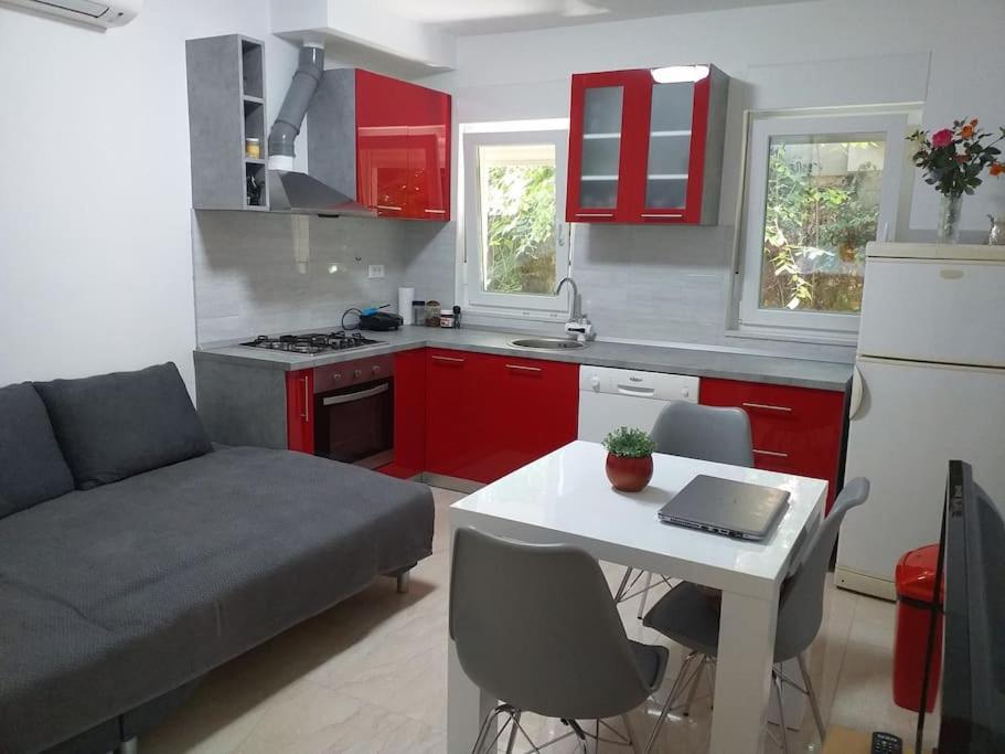 Sweet - Excellent Location *